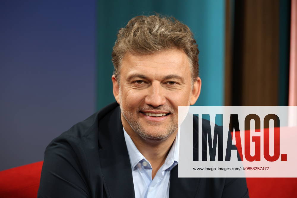 Jonas Kaufmann, German-Austrian opera singer tenor, guest on the television program DAS Rote Sofa, a live talk show of the Norddeutscher Rundfunk, photo session on 10 4 2026 in the television studio of the NDR in Hamburg Lokstedt