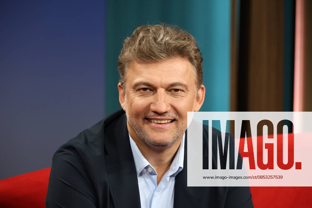Jonas Kaufmann, German-Austrian opera singer tenor, guest on the television program DAS Rote Sofa, a live talk show of the Norddeutscher Rundfunk, photo session on 10 4 2026 in the television studio of the NDR in Hamburg Lokstedt