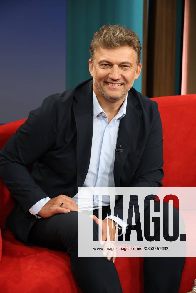 Jonas Kaufmann, German-Austrian opera singer tenor, guest on the television program DAS Rote Sofa, a live talk show of the Norddeutscher Rundfunk, photo session on 10 4 2026 in the television studio of the NDR in Hamburg Lokstedt