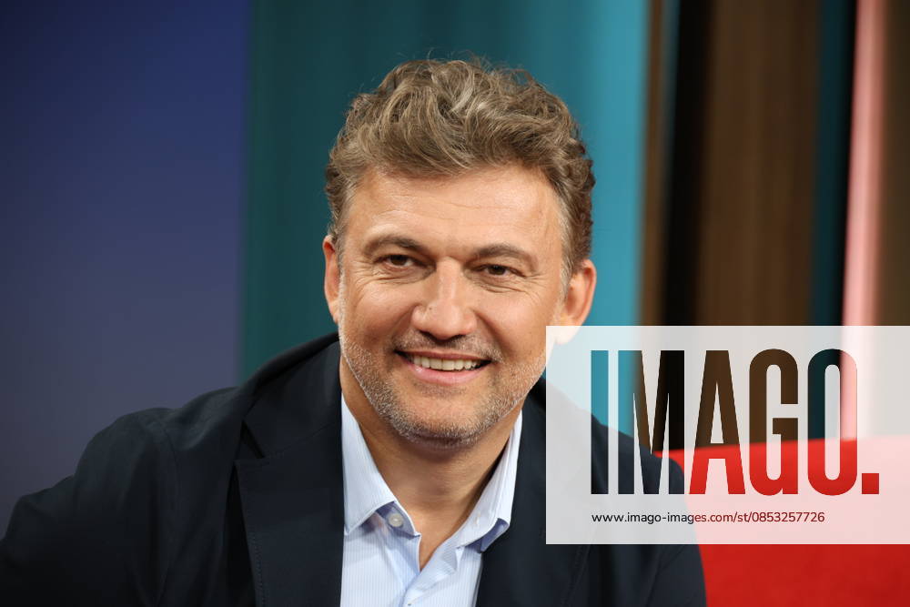 Jonas Kaufmann, German-Austrian opera singer tenor, guest on the television program DAS Rote Sofa, a live talk show of the Norddeutscher Rundfunk, photo session on 10 4 2026 in the television studio of the NDR in Hamburg Lokstedt