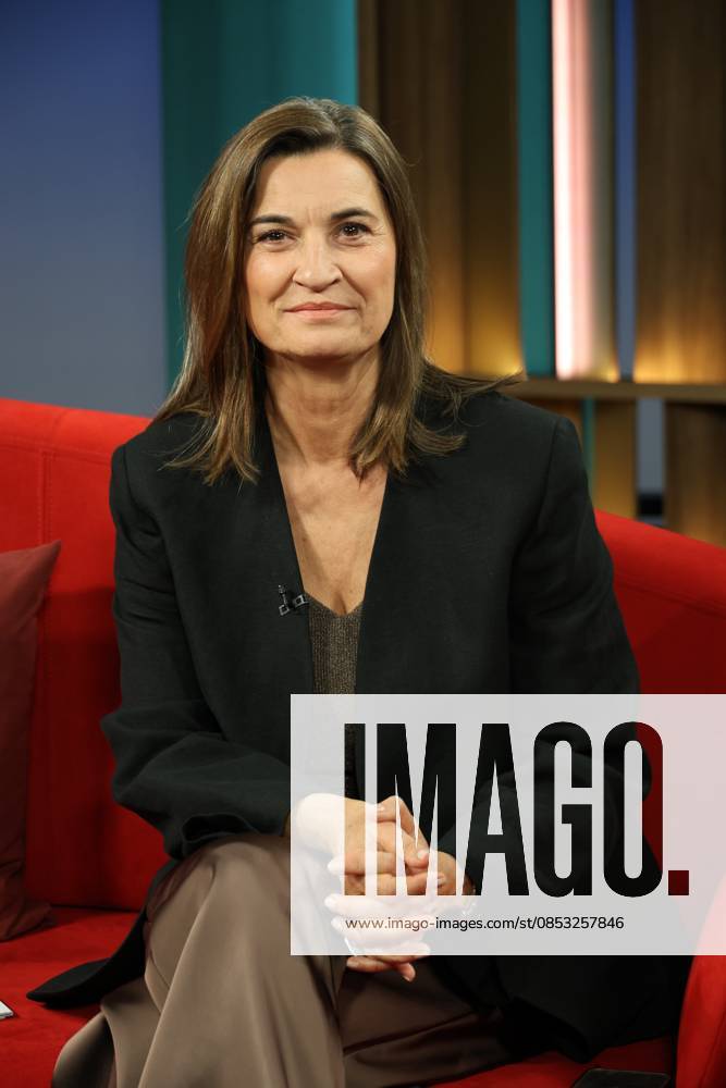 Inka Schneider, television presenter, in the television program DAS Rote Sofa, a live talk show of Norddeutscher Rundfunk, photo session on 10 4 2026 in the television studio of NDR in Hamburg Lokstedt
