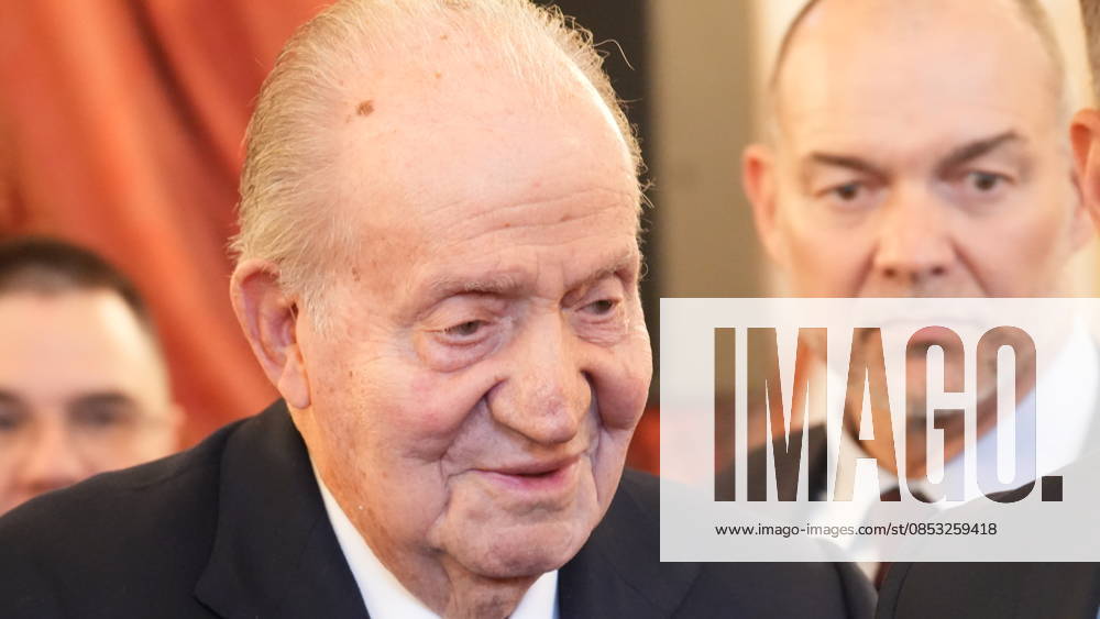 King Juan Carlos I receives an award for his memoirs at the French National Assembly King Emeritus Juan Carlos I during the presentation of a literary award for his book of memoirs, at the French National Assembly, on April 11, 2026, in Paris France King Emeritus Juan Carlos I receives the award for his book of memoirs Reconciliation , written with the author Laurence Debray The prize is awarded by the association Lire la société in collaboration with the Lower House of the French Parliament on the occasion of the Day of the Political Book and that, in its 35th edition, has decided to highlight the biographical work of the king emeritus for its value on political memory 11 APRIL 2026 LITERARY PRIZE Ana Ló Paris France Paris France France E