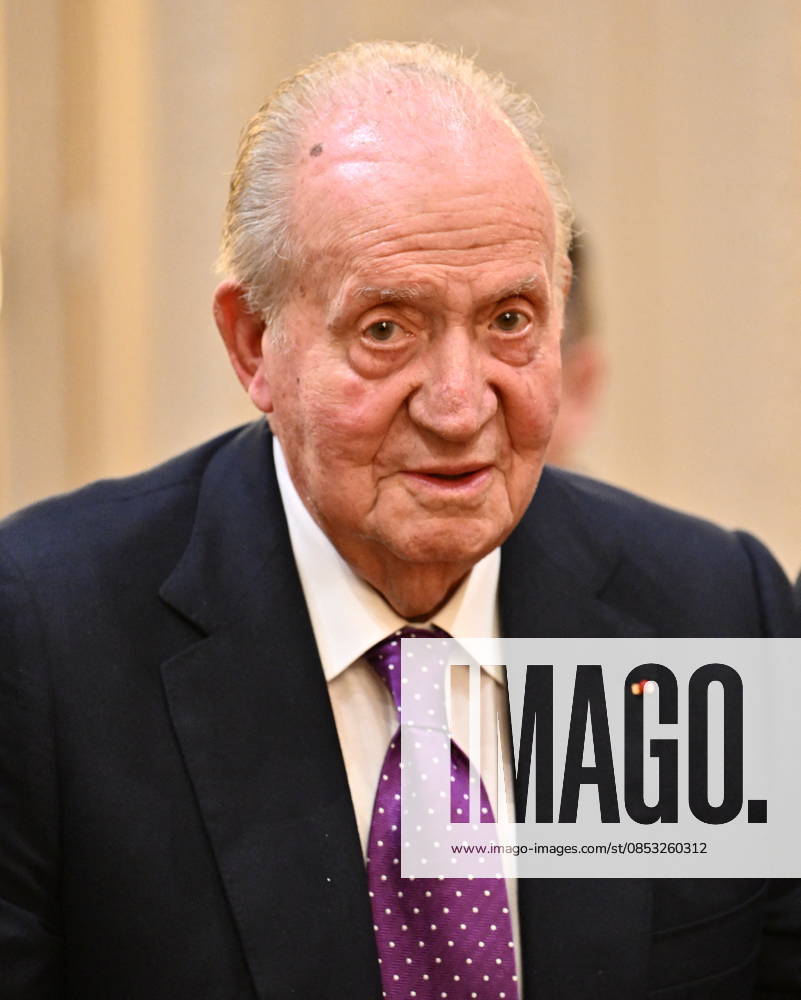 King Juan Carlos at event la 35eme Journee du Livre Politique - Paris King Juan Carlos pictured during a tribute to Former French Prime Minister Lionel Jospin by Pierre Moscovici at the event la 35eme Journee du Livre Politique ( 35th Political Book Day ) at the National Assembly in Paris, France on April 11 2026. Photo by Eliot Blondet ABACAPRESS.COM Paris France