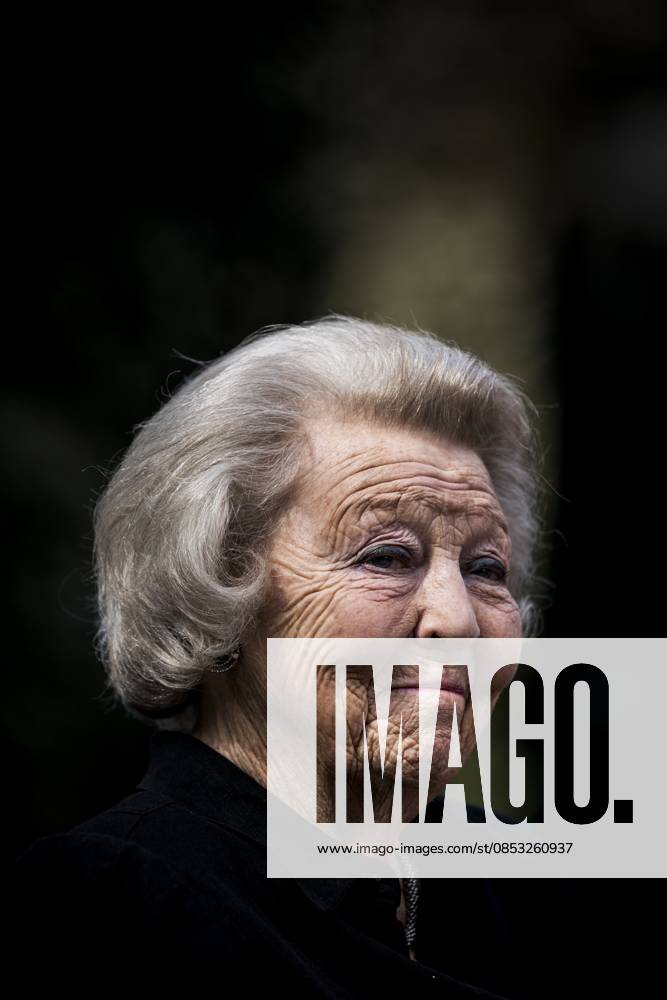 ZUIDLAREN - Portrait of Princess Beatrix during the reopening of De Wachter windmill. Following renovation work, the 175-year-old windmill is open to the public again. SIESE VEENSTRA ANP netherlands out - belgium out