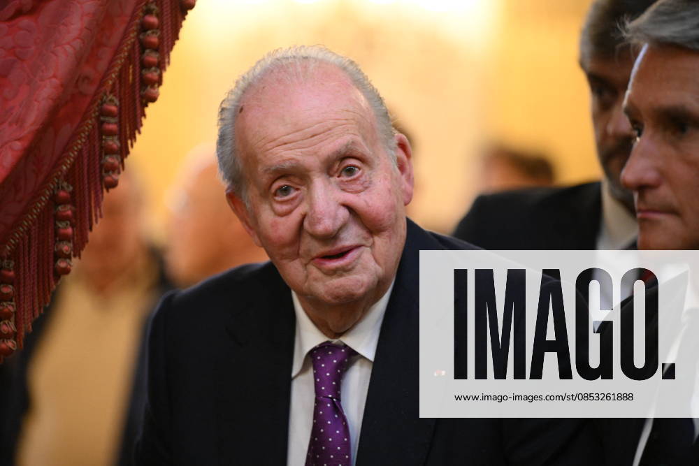 King Juan Carlos at event la 35eme Journee du Livre Politique - Paris King Juan Carlos pictured during a tribute to Former French Prime Minister Lionel Jospin by Pierre Moscovici at the event la 35eme Journee du Livre Politique ( 35th Political Book Day ) at the National Assembly in Paris, France on April 11 2026. Photo by Eliot Blondet ABACAPRESS.COM Paris France