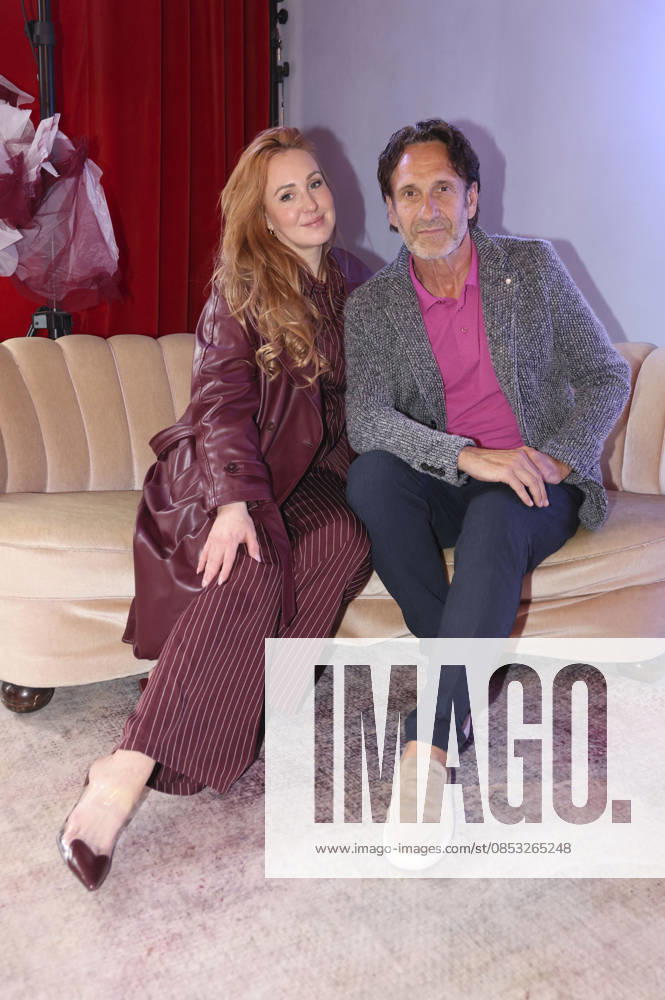 Kiki la Bise and Falk Willy Wild at the Anja Gockel Fashion Show Fresh for the senses in the Paris 44 showroom by Anja Gockel Berlin, 10 04 2026 Foto:xAgenturxWehnertx Vinagex xFuturexImagex gockel_6406