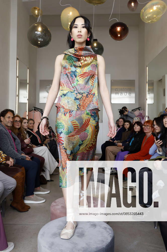 Miho Shiratori at the Anja Gockel Fashion Show Fresh for the senses in the Paris 44 showroom by Anja Gockel Berlin, 10 04 2026 Foto:xAgenturxWehnertx Vinagex xFuturexImagex gockel_6472