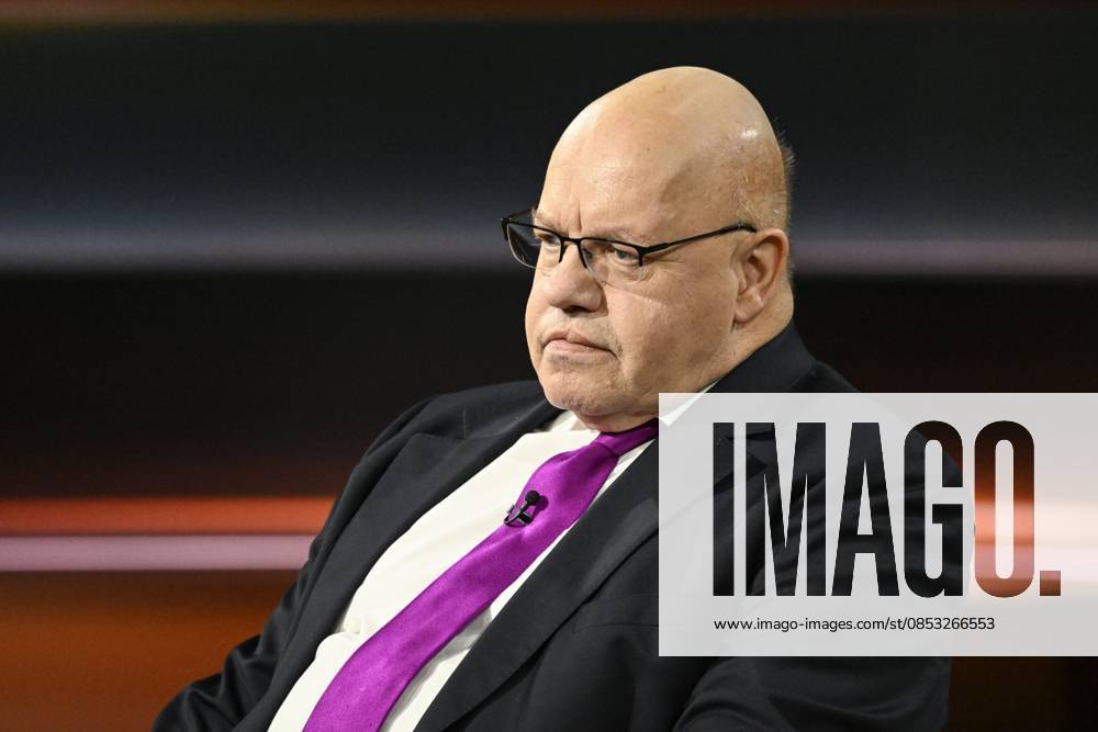 Peter Altmaier Politician 04 26 her Peter Altmaier on April 1, 2026 in Markus Lanz , ZDF TV Television Talk Show Talk Show Germany German German man Ex Federal Minister of Economics CDU former former Minister Federal Minister of Economics Politics German politician cross half sitting portrait neutral