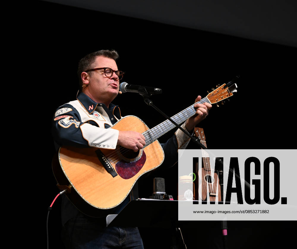 NICK OFFERMAN brings his Big Woodchuck Tour to the Sandler Center in Virginia Beach, Virginia on 10 April 2026. Photo . Â Virginia Beach USA - ZUMAm90_ 20260411_zap_m90_014