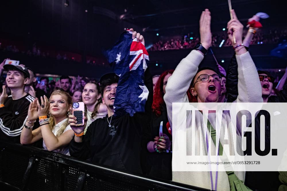 AMSTERDAM - Eurovision fans at AFAS Live during Eurovision in Concert. During the concert, various participants perform their entries for the Song Contest. ANP PAUL BERGEN netherlands out - belgium out
