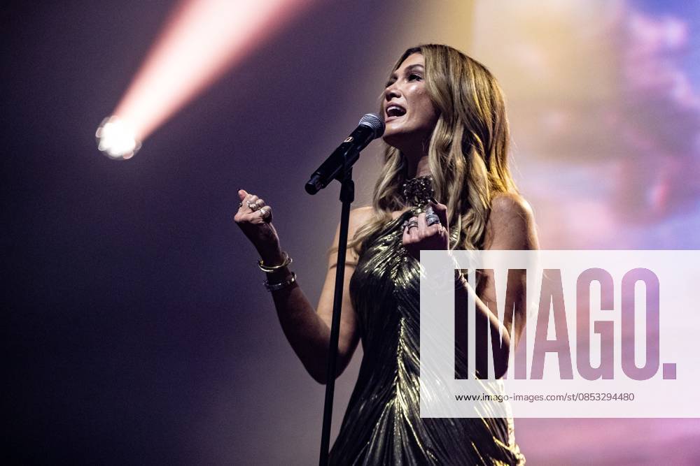 AMSTERDAM - Delta Goodrem (Australia) performs at AFAS Live during Eurovision in Concert. During the concert, various participants perform their entries for the Song Contest. ANP PAUL BERGEN netherlands out - belgium out