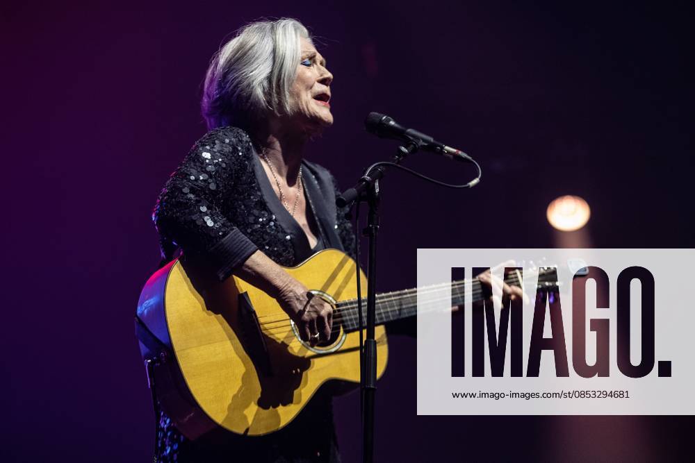 AMSTERDAM - Lenny Kuhr performs her iconic winning song De Troubadour for the last time at AFAS Live during Eurovision in Concert. During the concert, various participants perform their entries for the Song Contest. ANP PAUL BERGEN netherlands out - belgium out