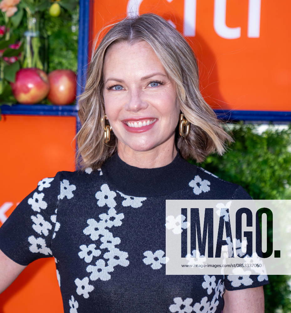 Sarah Jane Morris arrives on the red carpet of the Night Out for No Kid Hungry event at Rolling Greens.1005 Mateo Street in Los Angeles California on Apr. 12, 2026. Los Angeles United States - ZUMAt169 20260411_zep_t169_001