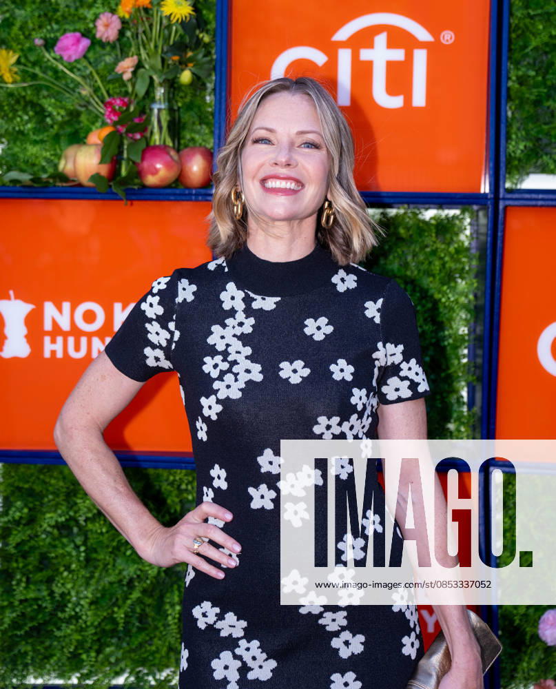 Sarah Jane Morris arrives on the red carpet of the Night Out for No Kid Hungry event at Rolling Greens.1005 Mateo Street in Los Angeles California on Apr. 12, 2026. Los Angeles United States - ZUMAt169 20260411_zep_t169_002