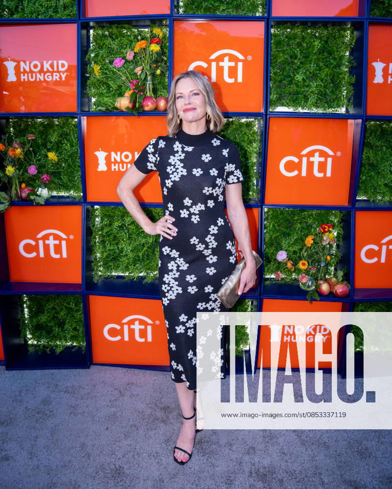Sarah Jane Morris arrives on the red carpet of the Night Out for No Kid Hungry event at Rolling Greens.1005 Mateo Street in Los Angeles California on Apr. 12, 2026. Los Angeles United States - ZUMAt169 20260411_zep_t169_020