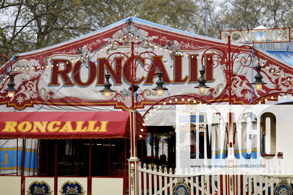 The circus tent of Circus Theater Roncalli on display at Neumarkt Circus Roncalli under circus director Bernhard Paul is one of the best-known circuses that deliberately do without animals Theme image, symbolic image Cologne, 12 04 2026 NRW Germany