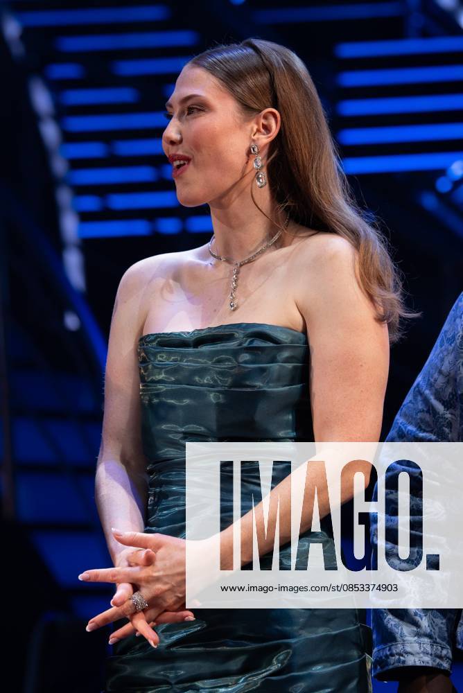Tess Marshall on stage for TITANIQUE Opening Night on Broadway Curtain Call, St. James Theatre, New York, NY, April 12, 2026. Photo By: Simon Lindenblatt Everett Collection TITANIQUE Opening Night on Broadway Curtain Call PUBLICATIONXNOTxINxCANxCHNxFRAxITAxJPNxNORxPOLxRUSxESPxUKxUSA