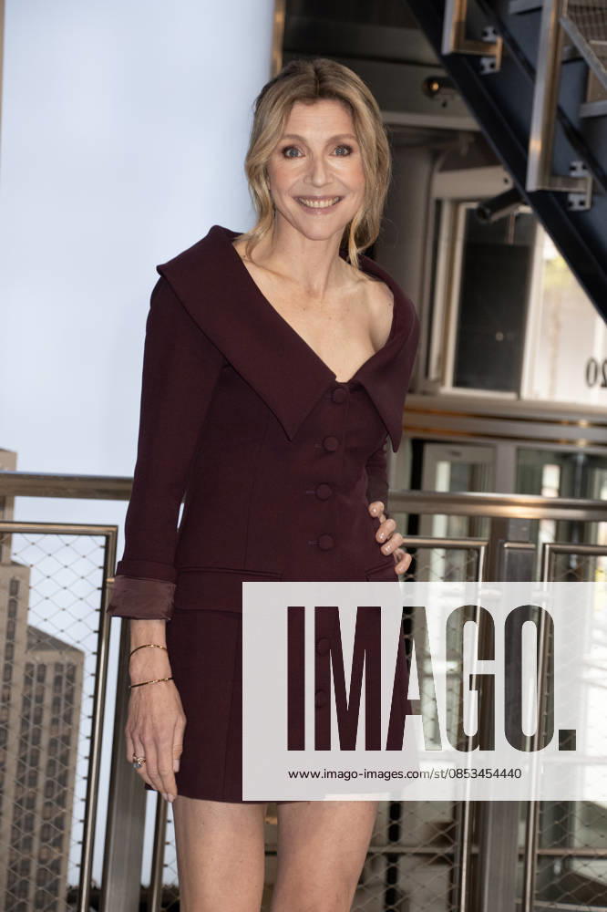 Sarah Chalke visits the Empire State Building ahead of the season finale of the Scrubs revival on ABC Featuring: Sarah Chalke Where: New York City, New York, United States When: 13 Apr 2026 Credit: mpi099 MediaPunch INSTARimages . NOT FOR USE BY NEWSPAPERS BASED IN THE UK.