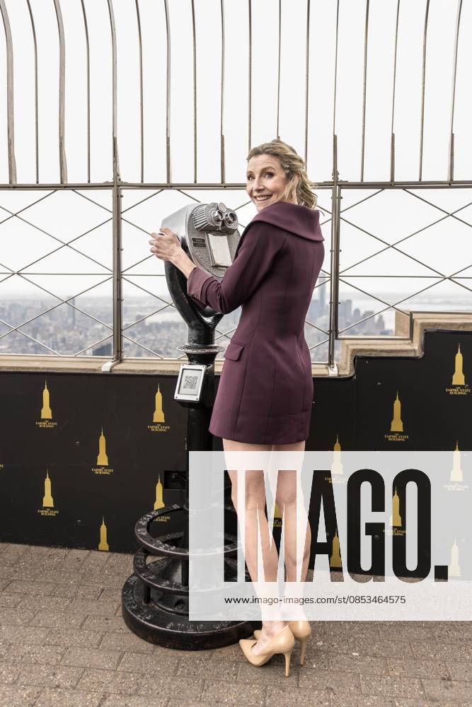 Canadian actress Sarah Chalke in New York New York, April 13, 2026 Celebrity-USA Canadian actress Sarah Chalke during a visit to the Empire State Building observatory in New York to promote the season finale of the Scrubs revival series.(Foto: Vanessa Carvalho Brazil Photo Press IMAGO) Others new york new york united of america