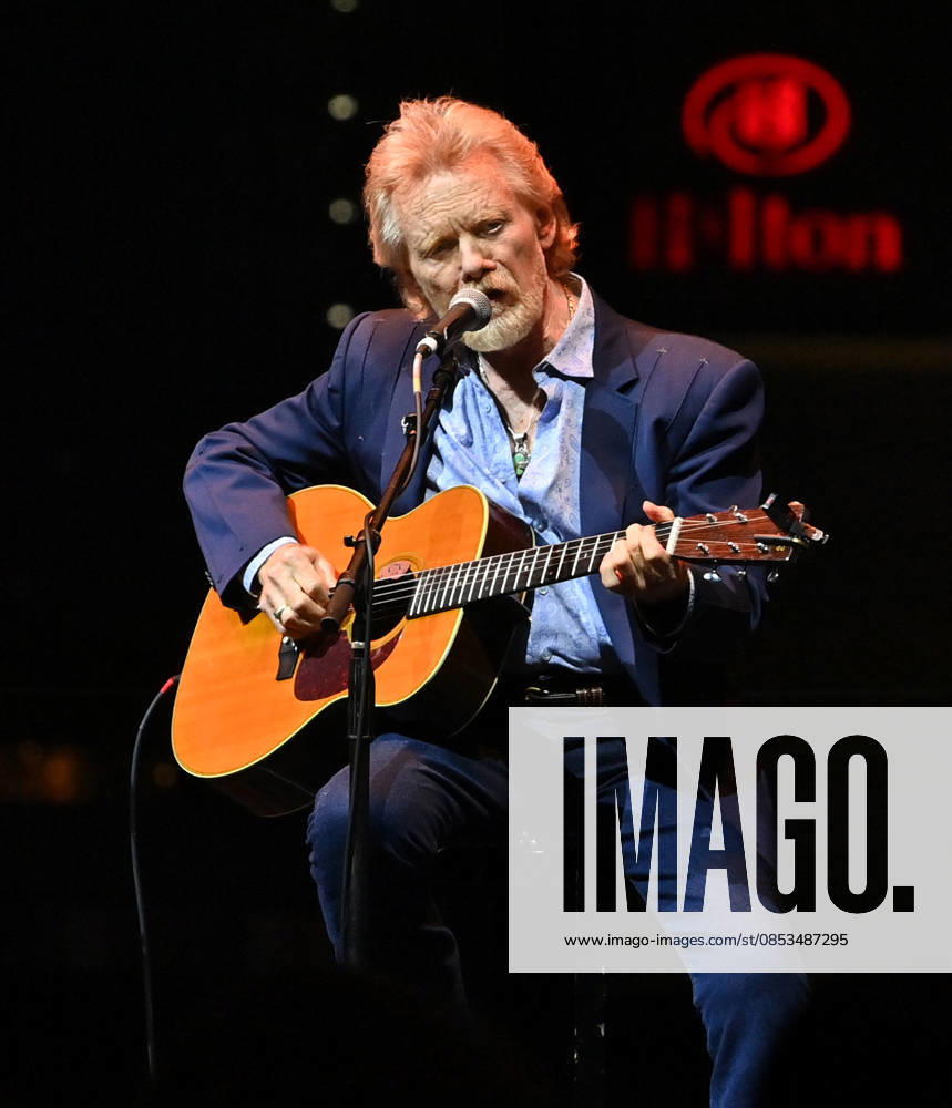 2026 CMA Triple Play Awards Lee Roy Parnell onstage at the 2026 CMA Triple Play Awards at the Country Music Hall of Fame and Museum on April 13, 2026 in Nashville, TN. Nashville Country Music Hall of Fame and Museum Tennessee USA