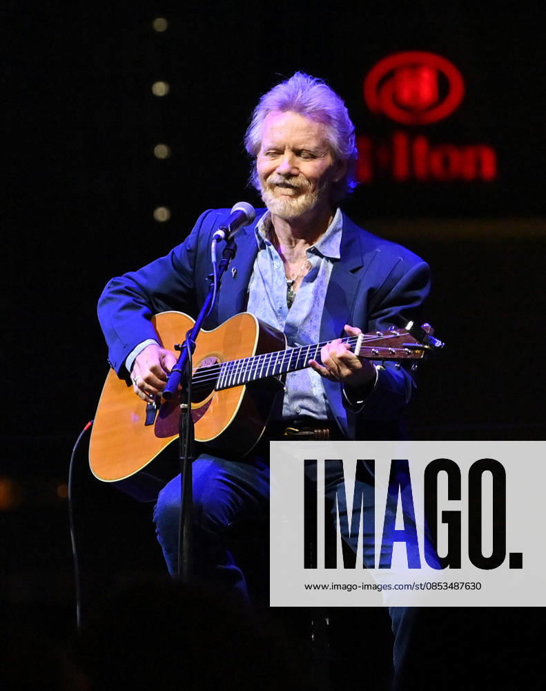 2026 CMA Triple Play Awards Lee Roy Parnell onstage at the 2026 CMA Triple Play Awards at the Country Music Hall of Fame and Museum on April 13, 2026 in Nashville, TN. Nashville Country Music Hall of Fame and Museum Tennessee USA