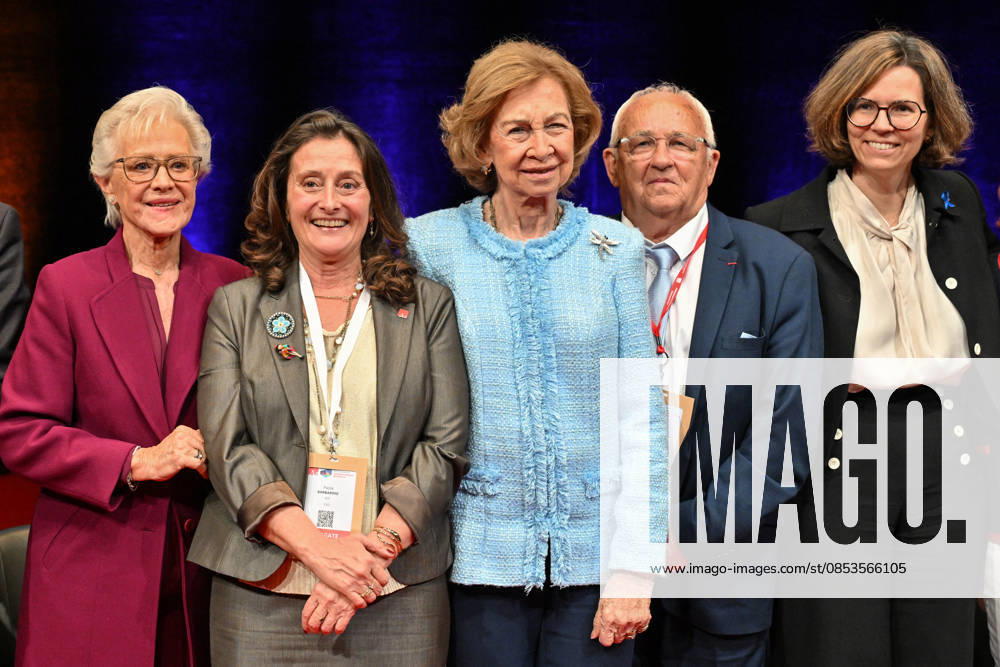 Royals At 37th Global Conference of Alzheimer Disease International - Lyon Princess Muna Al Hussein, Queen Sofía of Spain, Paola Barbarino, CEO of ADI, Joel Jaouen, President of France Alzeihmer, Camille Galliard-Minier, Minister of State for Independence and People with Disabilities attending the 37th Global Conference of Alzheimer’s Disease International (ADI) in Lyon, France on April 14, 2026. Photo by Julien Reynaud APS-Medias ABACAPRESS.COM Lyon France