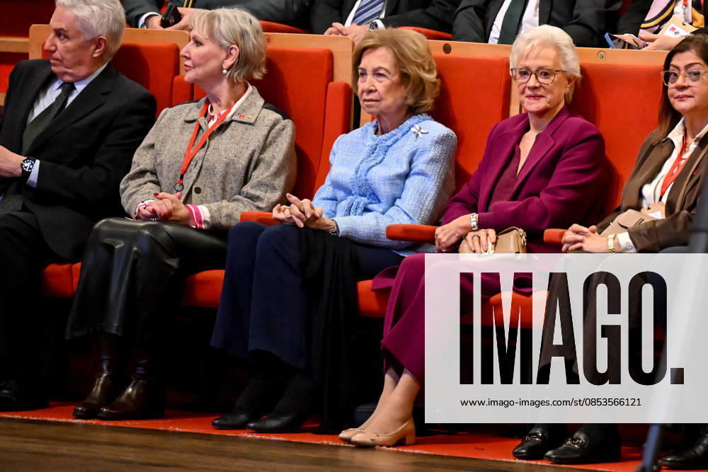 Royals At 37th Global Conference of Alzheimer Disease International - Lyon Princess Muna Al Hussein, Queen Sofía of Spain attending the 37th Global Conference of Alzheimer’s Disease International (ADI) in Lyon, France on April 14, 2026. Photo by Julien Reynaud APS-Medias ABACAPRESS.COM Lyon France