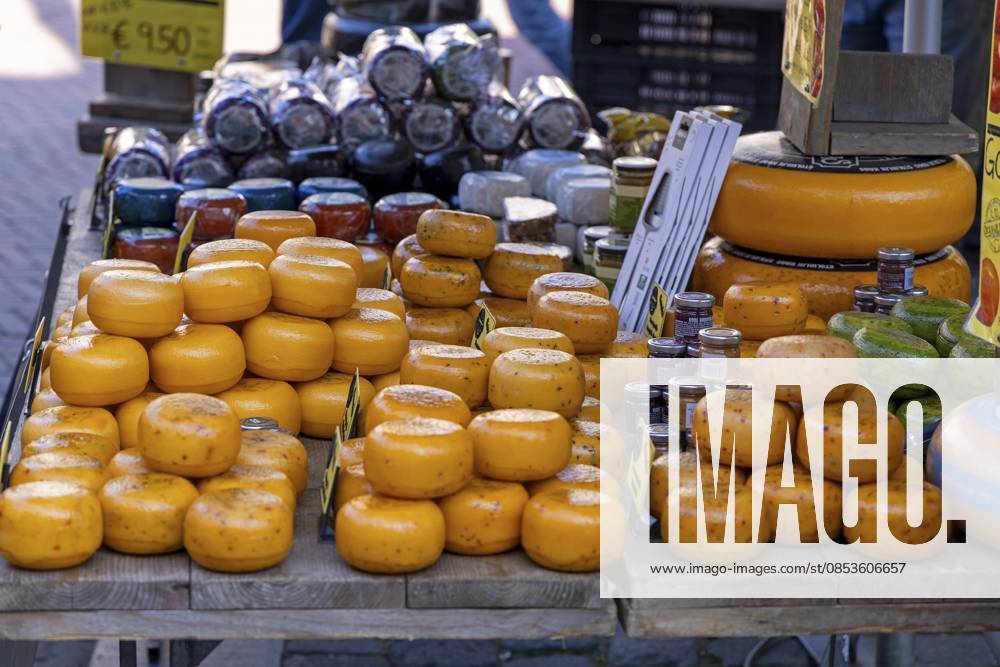 Käse-Stand, Marktplatz, Gouda, Holland, Niederlande Cheese stand, Market Square, Gouda, Holland, Netherlands