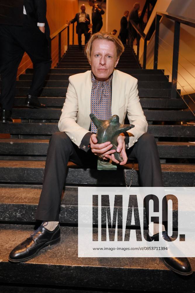 32 BZ Kulturpreis prizewinner Alexander Scheer sniffles BZ Kulturpreis, Haus der Berliner Festspiele, Berlin Date 15 04 2026