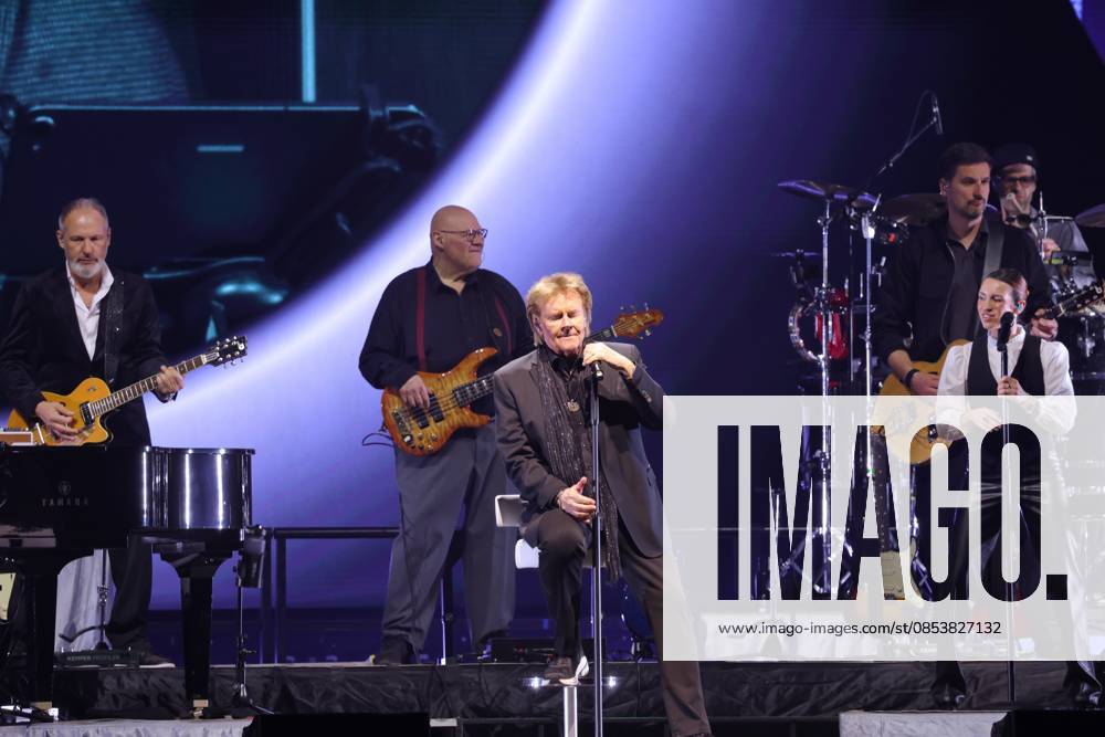 Howard Carpendale, singer, in concert live in the Uber Arena, Berlin, my farewell tour, Schlager, Berlin