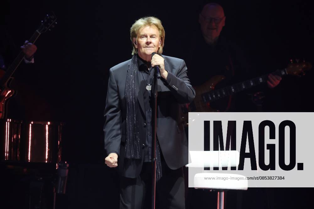 Howard Carpendale, singer, in concert live in the Uber Arena, Berlin, my farewell tour, Schlager, Berlin