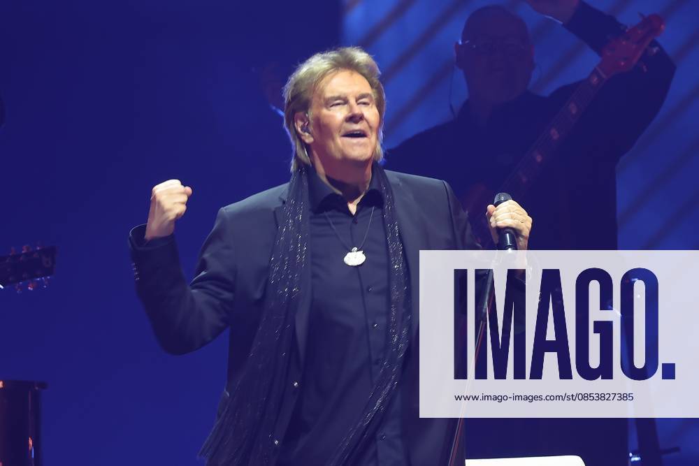 Howard Carpendale, singer, in concert live in the Uber Arena, Berlin, my farewell tour, Schlager, Berlin