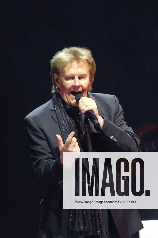 Howard Carpendale, singer, in concert live in the Uber Arena, Berlin, my farewell tour, Schlager, Berlin