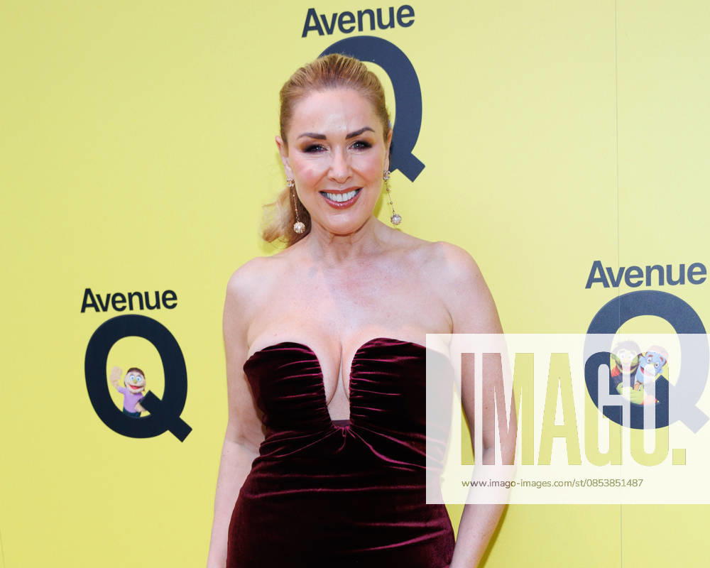 Claire Sweeney attends Avenue Q press night at the Shaftesbury Theatre in London, UK on 16th April 2026 Claire Sweeney attends Avenue Q press night at the Shaftesbury Theatre in London, UK on 16th April 2026, Credit:Manuela Langotsch Avalon United Kingdom, London, Shaftesbury Theatre