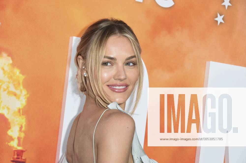 Michelle Randolph at arrivals for Emmy FYC Official Screening of LANDMAN, Saban Media Center, North Hollywood, Los Angeles, CA, April 16, 2026. Photo By: Elizabeth Goodenough Everett Collection Emmy FYC Official Screening of LANDMAN PUBLICATIONXNOTxINxCANxCHNxFRAxITAxJPNxNORxPOLxRUSxESPxUKxUSA