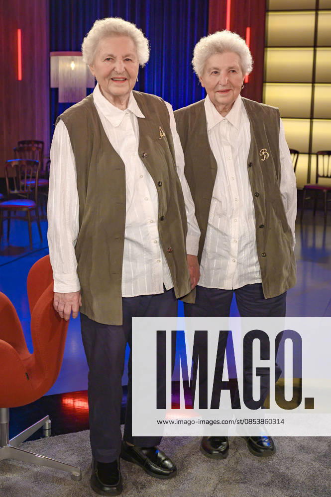 Annegret Miunske and Bärbel Sperling at the recording of the WDR talk show Kölner Treff in WDR Studio BS 3 Cologne, 16 04 2026 Foto:xW.xRanderathx xFuturexImagex koelner_treff_4355