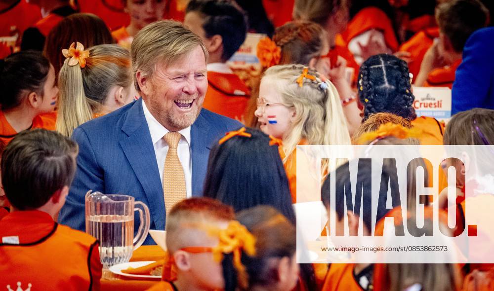 ZEEWOLDE - King Willem-Alexander will give the starting signal for the King s Games during the national opening at public primary school Panta Rhei and ICB Kaleidoscoop in Zeewolde. Traditionally, the King s Games start with the joint King s Breakfast. Subsequently, the King will open the games and visit various sports and games activities. ROBIN UTRECHT ANP netherlands out - belgium out