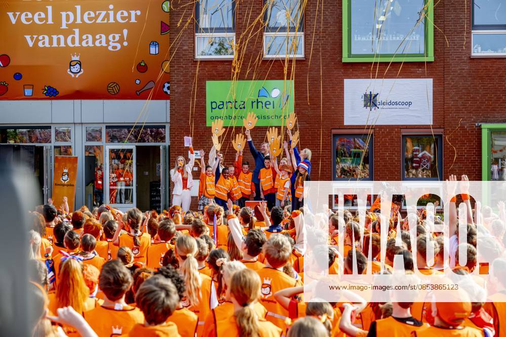ZEEWOLDE - King Willem-Alexander will give the starting signal for the King s Games during the national opening at public primary school Panta Rhei and ICB Kaleidoscoop in Zeewolde. Traditionally, the King s Games start with the joint King s Breakfast. Subsequently, the King will open the games and visit various sports and games activities. ROBIN UTRECHT ANP netherlands out - belgium out