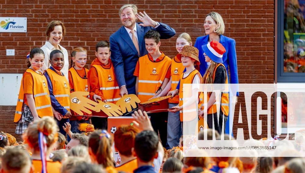 ZEEWOLDE - King Willem-Alexander will give the starting signal for the King s Games during the national opening at public primary school Panta Rhei and ICB Kaleidoscoop in Zeewolde. Traditionally, the King s Games start with the joint King s Breakfast. Subsequently, the King will open the games and visit various sports and games activities. ROBIN UTRECHT ANP netherlands out - belgium out