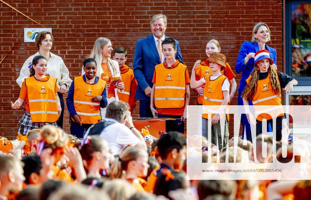 ZEEWOLDE - King Willem-Alexander will give the starting signal for the King s Games during the national opening at public primary school Panta Rhei and ICB Kaleidoscoop in Zeewolde. Traditionally, the King s Games start with the joint King s Breakfast. Subsequently, the King will open the games and visit various sports and games activities. ROBIN UTRECHT ANP netherlands out - belgium out