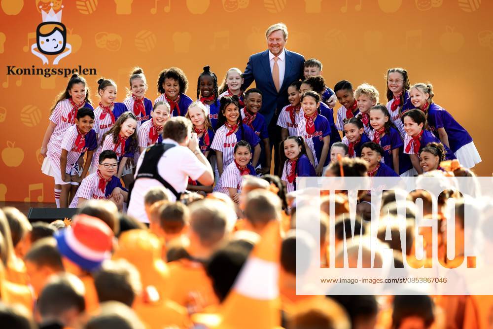 ZEEWOLDE - King Willem-Alexander during the national opening of the King s Games. The King visited public primary school Panta Rhei and ICB Kaleidoscoop, where he attended various sports and games activities after the King s Breakfast. RAMON VAN FLYMEN ANP netherlands out - belgium out