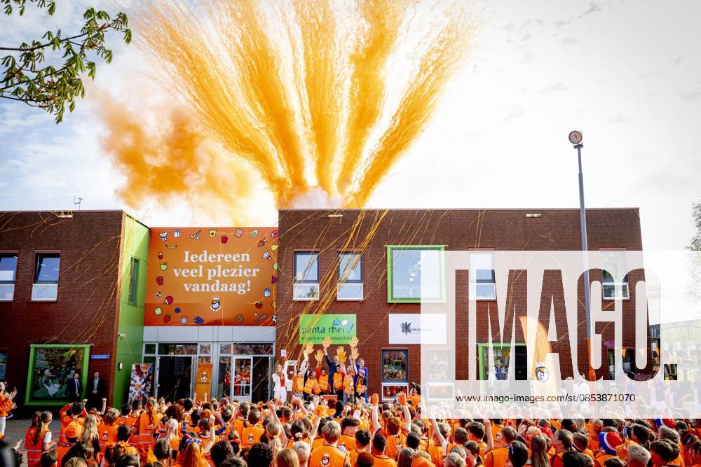 ZEEWOLDE - King Willem-Alexander will give the starting signal for the King s Games during the national opening at public primary school Panta Rhei and ICB Kaleidoscoop in Zeewolde. Traditionally, the King s Games start with the joint King s Breakfast. Subsequently, the King will open the games and visit various sports and games activities. ROBIN UTRECHT ANP netherlands out - belgium out