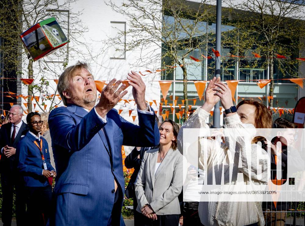 ZEEWOLDE - King Willem-Alexander will give the starting signal for the King s Games during the national opening at public primary school Panta Rhei and ICB Kaleidoscoop in Zeewolde. Traditionally, the King s Games start with the joint King s Breakfast. Subsequently, the King will open the games and visit various sports and games activities. ROBIN UTRECHT ANP netherlands out - belgium out