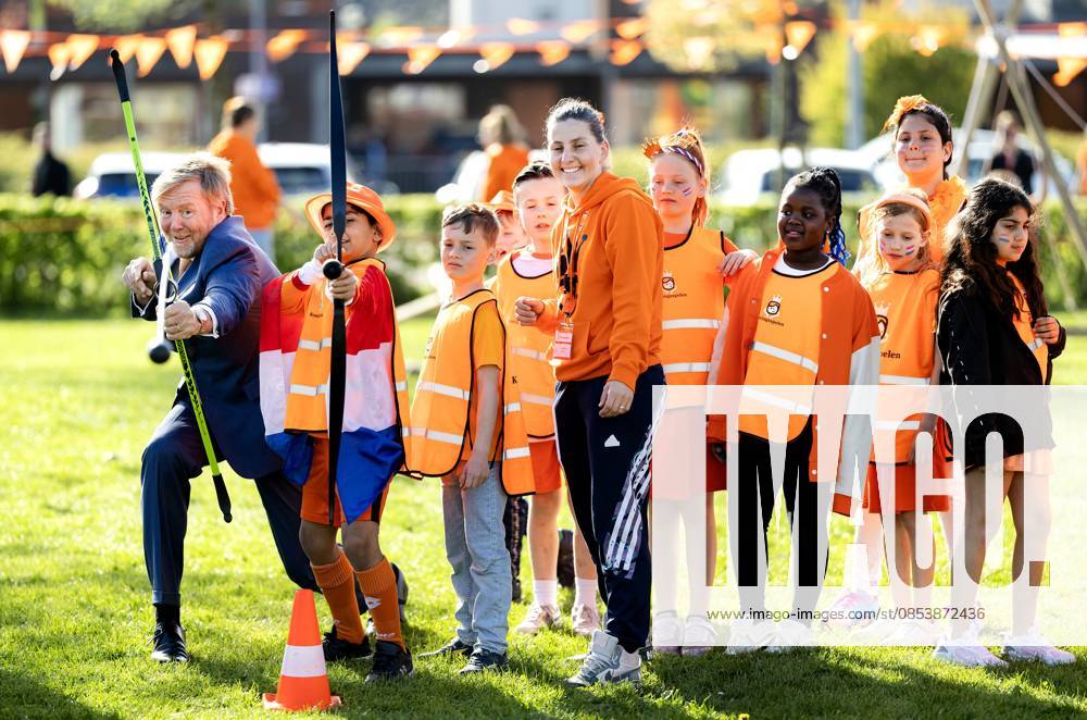 ZEEWOLDE - King Willem-Alexander during the national opening of the King s Games. The King visited public primary school Panta Rhei and ICB Kaleidoscoop, where he attended various sports and games activities after the King s Breakfast. RAMON VAN FLYMEN ANP netherlands out - belgium out