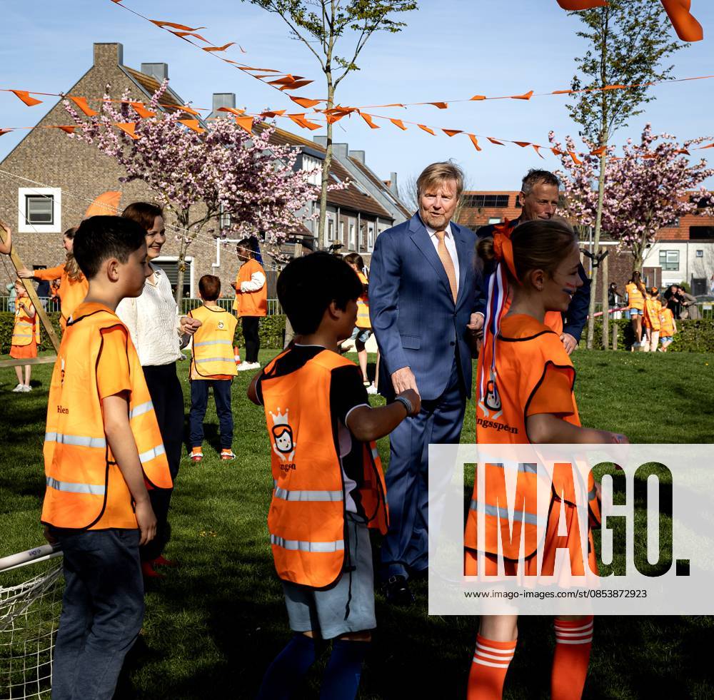 ZEEWOLDE - King Willem-Alexander during the national opening of the King s Games. The King visited public primary school Panta Rhei and ICB Kaleidoscoop, where he attended various sports and games activities after the King s Breakfast. RAMON VAN FLYMEN ANP netherlands out - belgium out