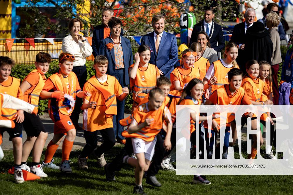 ZEEWOLDE - King Willem-Alexander during the national opening of the King s Games. The King visited public primary school Panta Rhei and ICB Kaleidoscoop, where he attended various sports and games activities after the King s Breakfast. RAMON VAN FLYMEN ANP netherlands out - belgium out