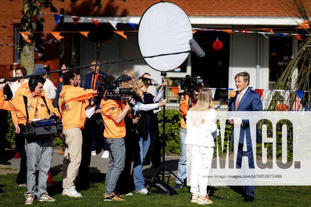 ZEEWOLDE - King Willem-Alexander during the national opening of the King s Games. The King visited public primary school Panta Rhei and ICB Kaleidoscoop, where he attended various sports and games activities after the King s Breakfast. RAMON VAN FLYMEN ANP netherlands out - belgium out