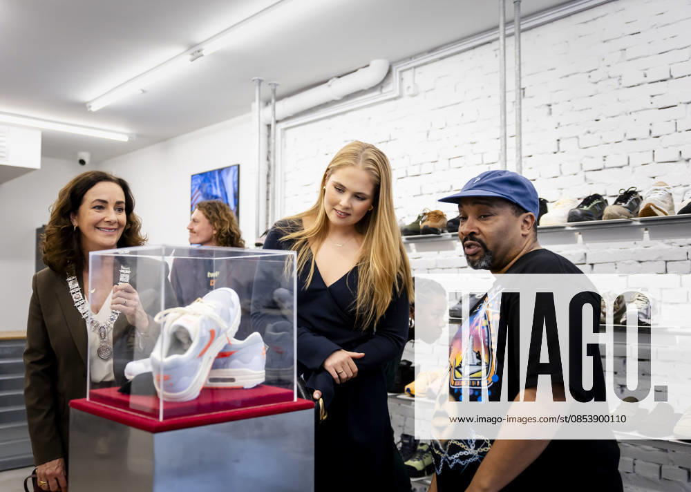 Amsterdam Princess Amalia visited BONNE, het Leger des Heils en Patta Amsterdam, locations participating in the Warmoes Biennial and Studio Zeedijk, cafe t Mandje and toko Dun Yong on the Zeedijk on her 2nd day of the 2 day visit to Amsterdam. Â