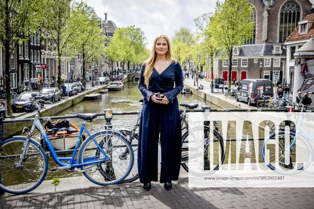 AMSTERDAM - Princess Amalia and Mayor Femke Halsema pose for the press in the center of Amsterdam. The princess paid a two-day visit to the capital at Halsema s invitation to get to know the city better. ROBIN UTRECHT ANP netherlands out - belgium out