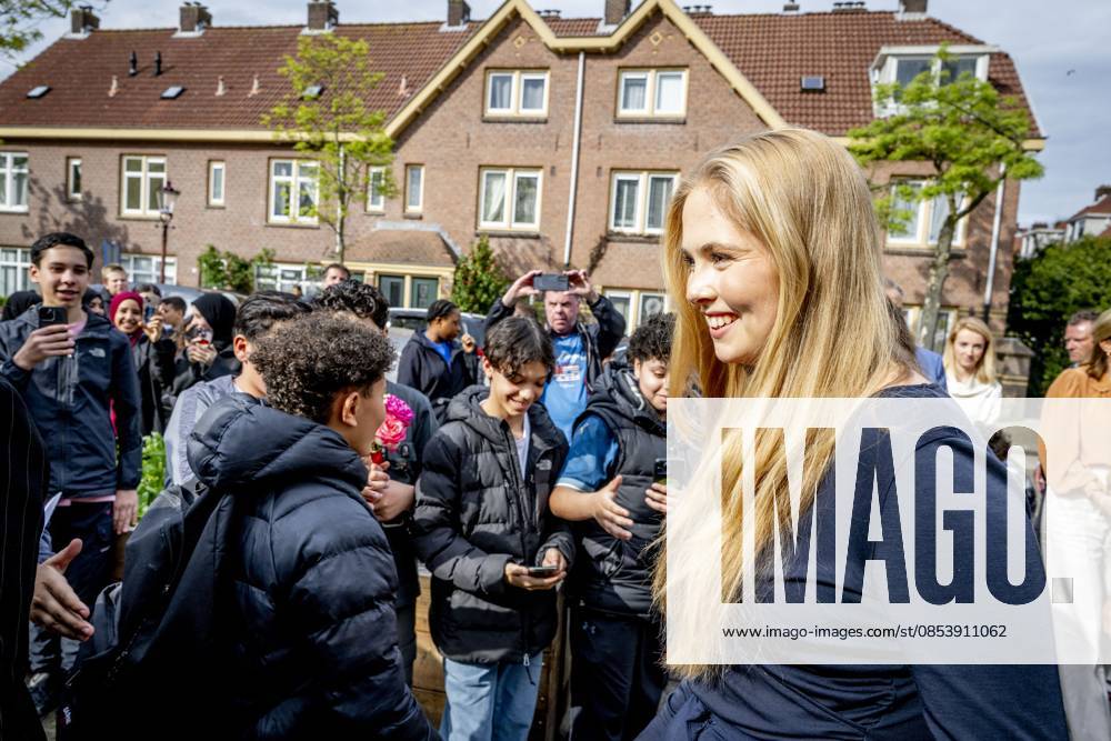 AMSTERDAM - Princess Amalia and Mayor Femke Halsema visit a community center in Amsterdam. The princess paid a two-day visit to the capital at Halsema s invitation to get to know the city better. ROBIN UTRECHT ANP netherlands out - belgium out